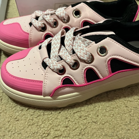 Fashion Nova Skateboard Pink Sneakers - Picture 9 of 9